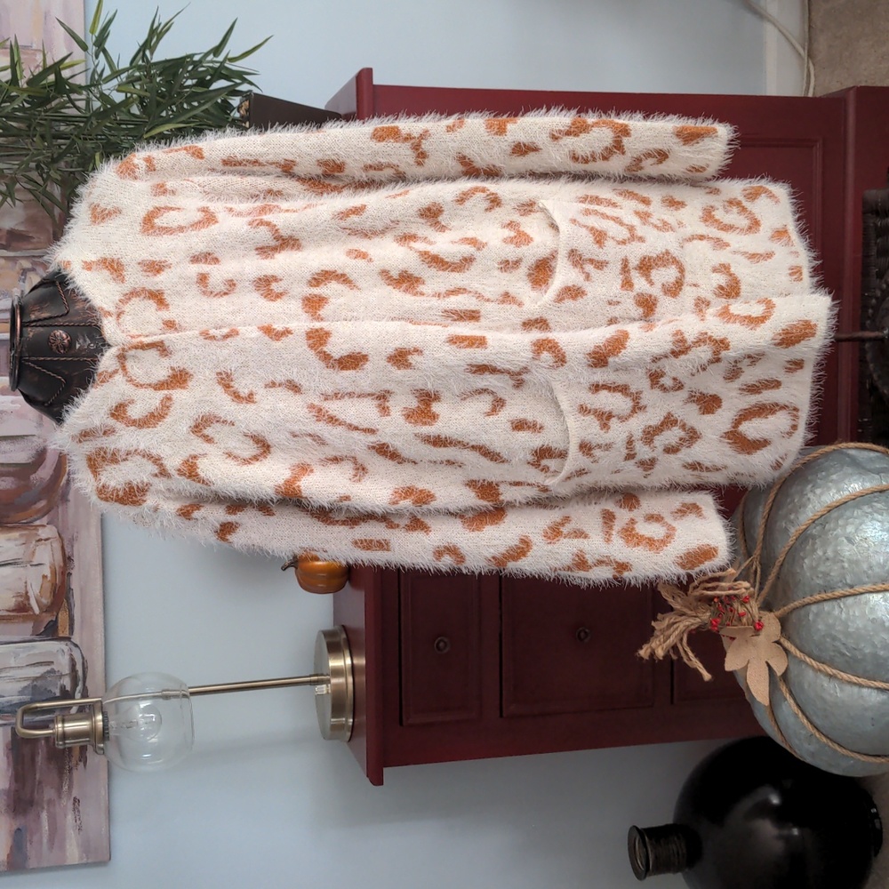 NWT Janice Apparel Leopard Print Cardigan